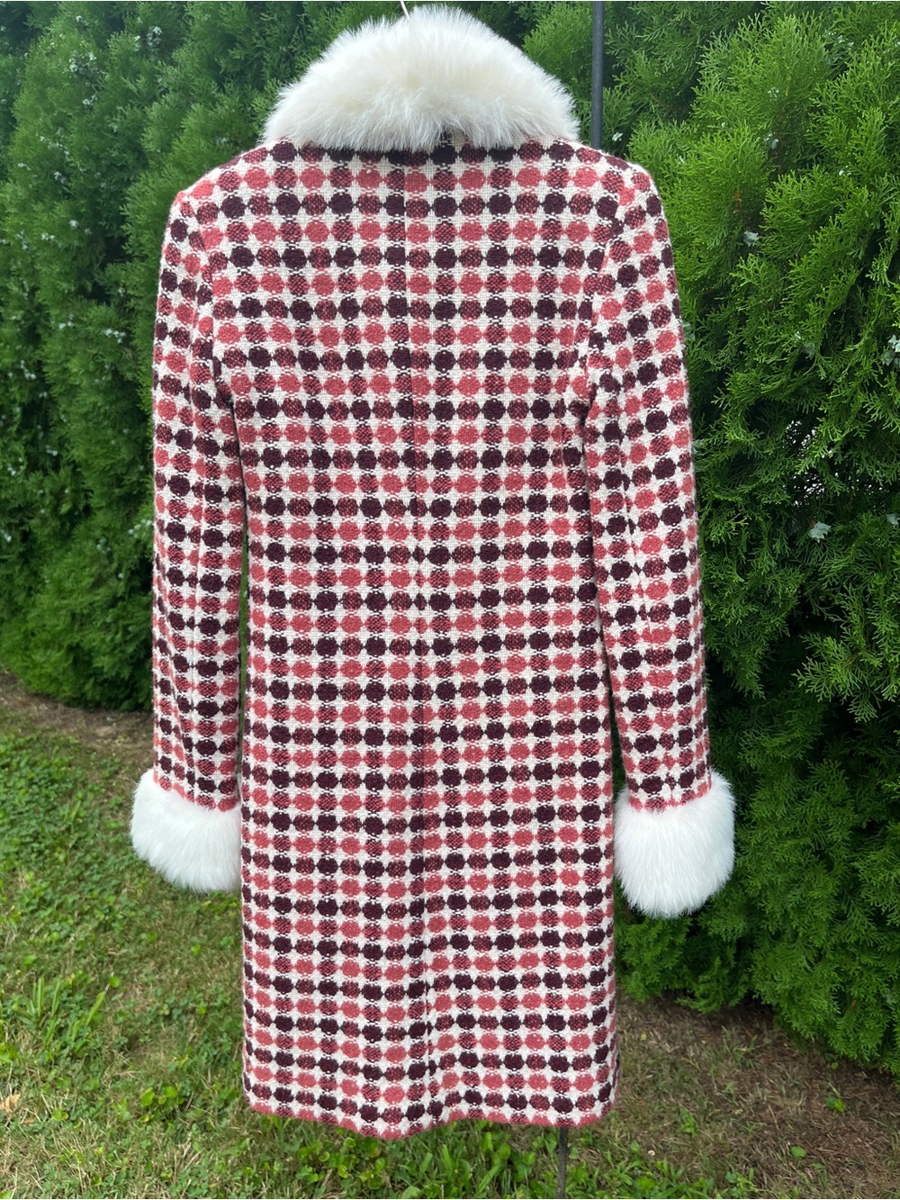 Vintage (‘05) Frenchi Burgundy & White Faux-Fur Trim Circle Pattern Coat! - Picture 2 of 12